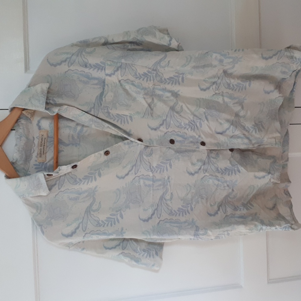 Island Republic silk shirt. Men's size M
